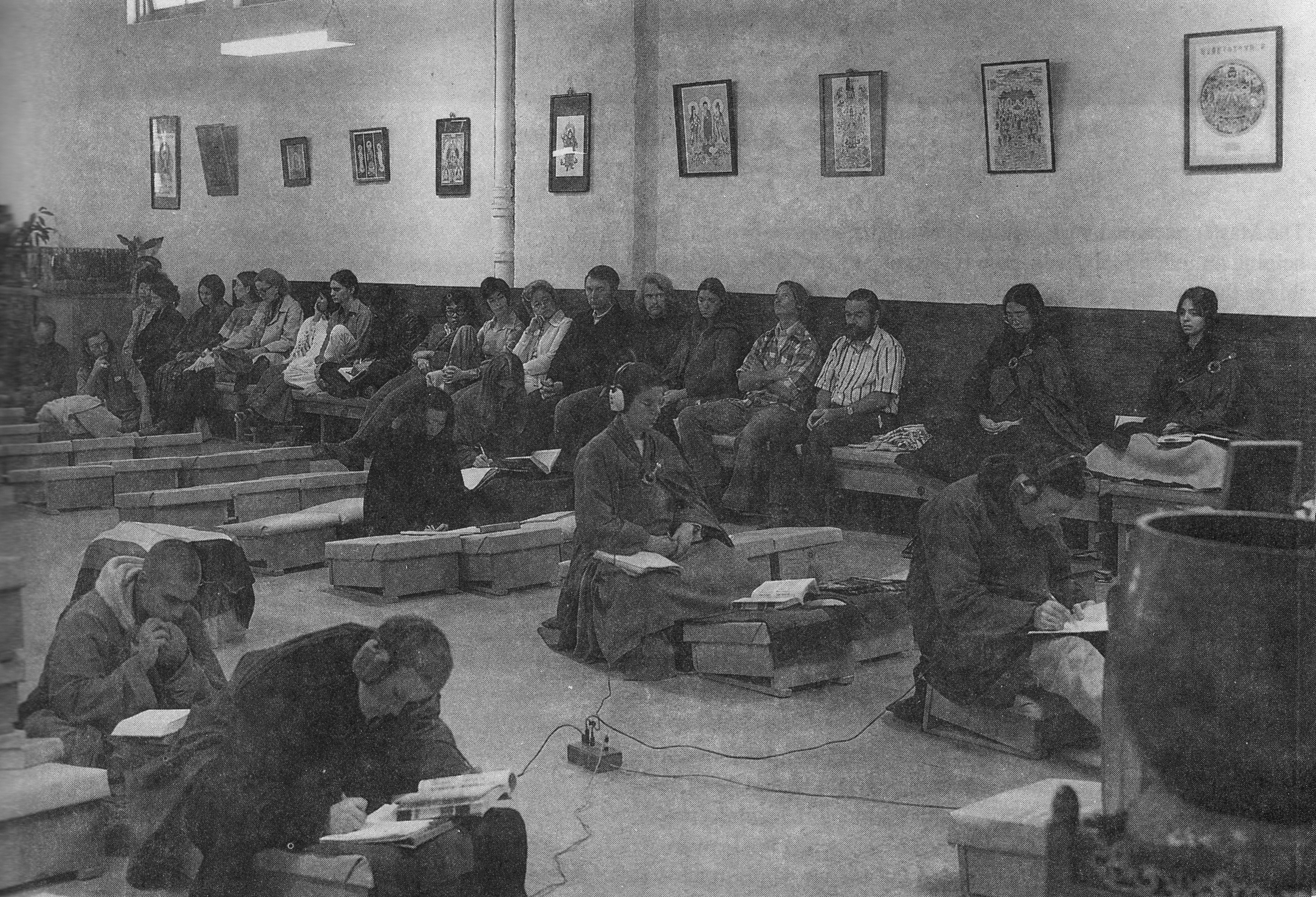 宣化老和尚追思纪念专集2 - 菩萨幻化 头陀行迹．In Memory of the Venerable Master Hsuan Huan - Transformation of a Bodhisattva,