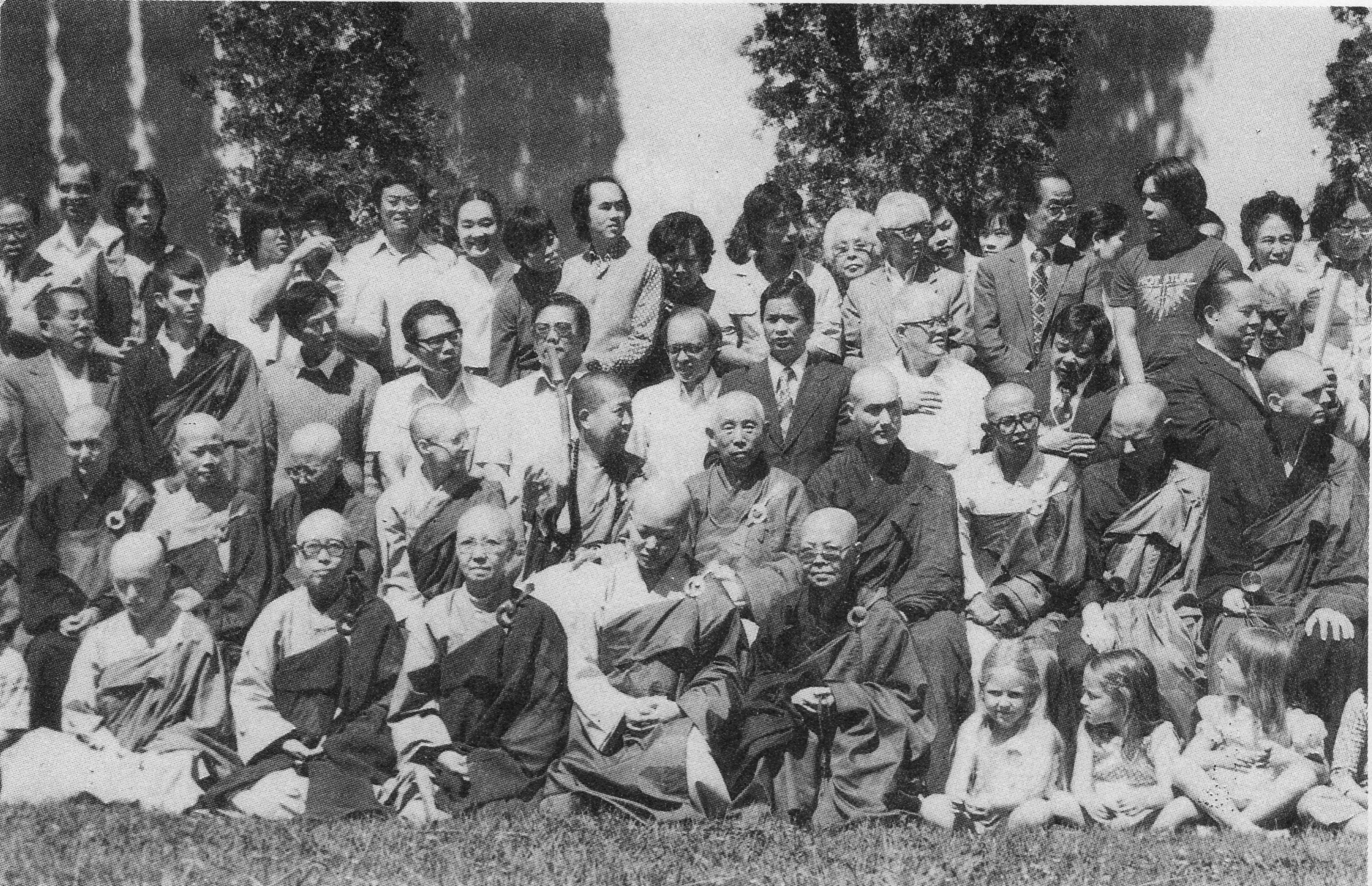 宣化老和尚追思纪念专集2 - 菩萨幻化 头陀行迹．In Memory of the Venerable Master Hsuan Huan - Transformation of a Bodhisattva,