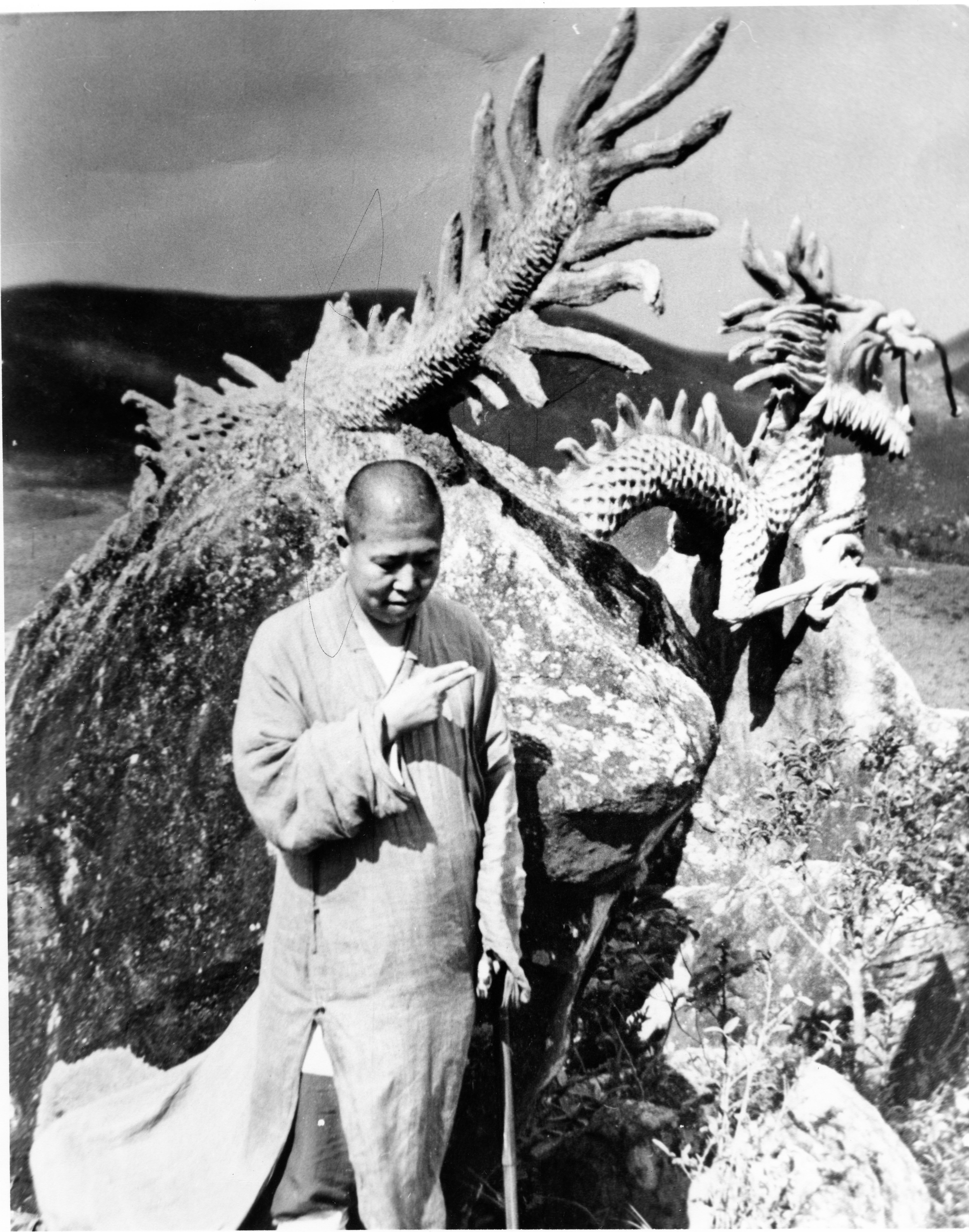 宣化老和尚追思纪念专集2 - 菩萨幻化 头陀行迹．In Memory of the Venerable Master Hsuan Huan - Transformation of a Bodhisattva,