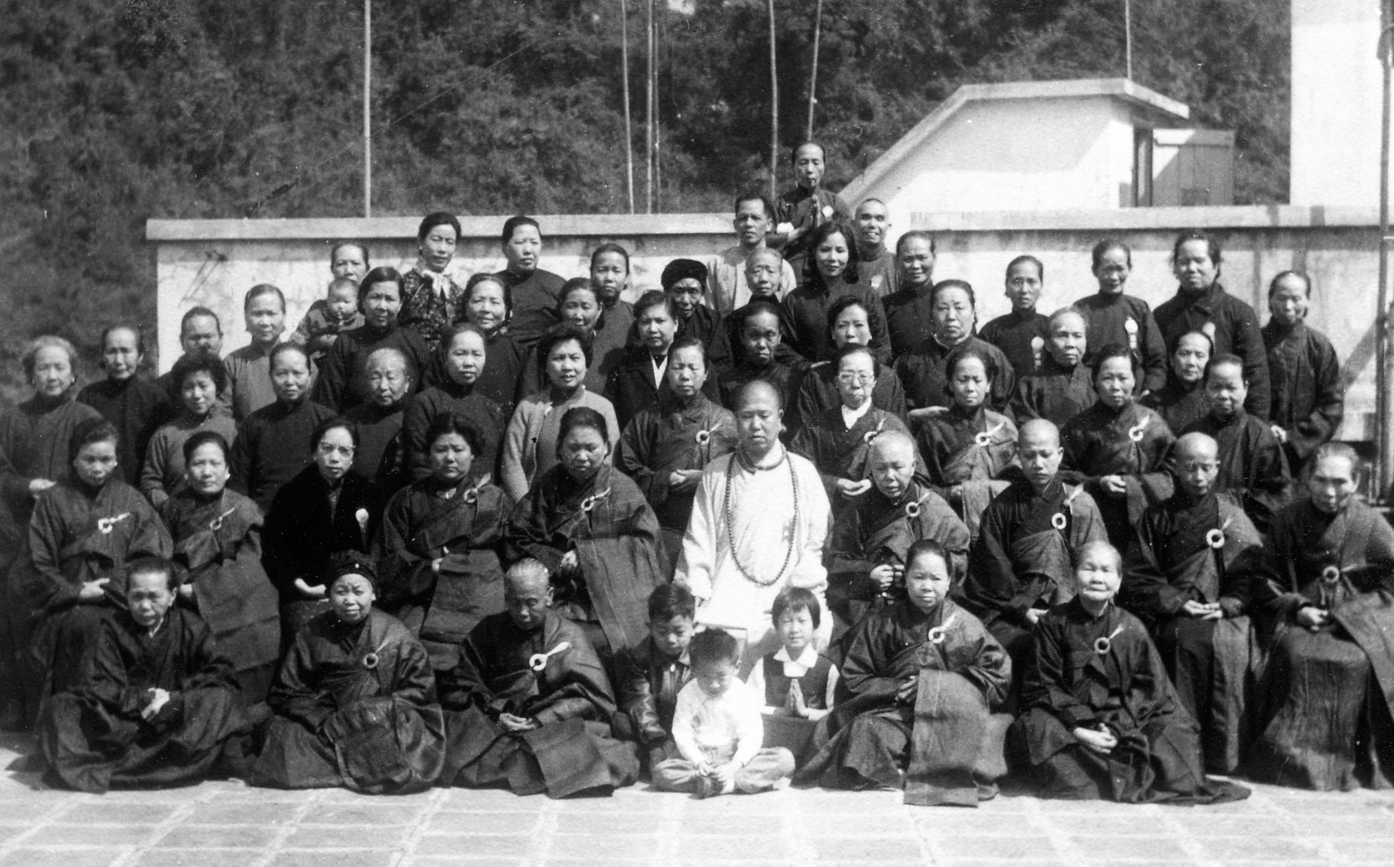 宣化老和尚追思纪念专集2 - 菩萨幻化 头陀行迹．In Memory of the Venerable Master Hsuan Huan - Transformation of a Bodhisattva,